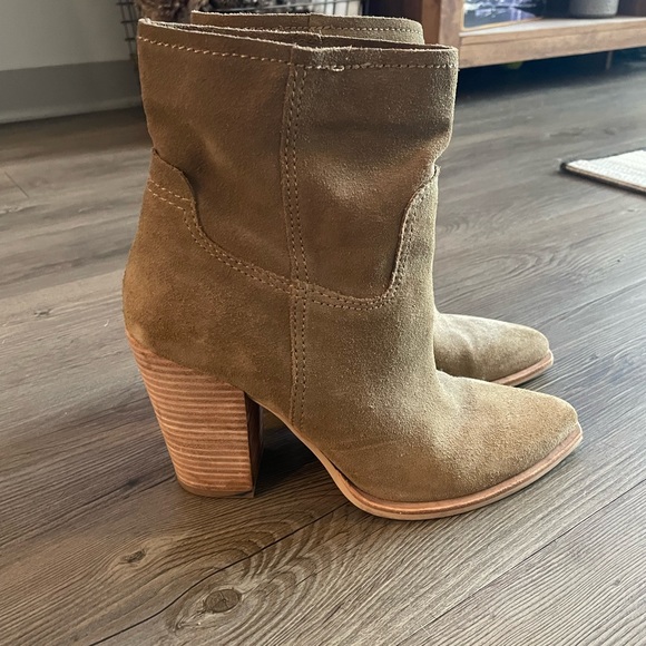 Dolce Vita Kelani Bootie in Olive Size 8.5 - Picture 2 of 5